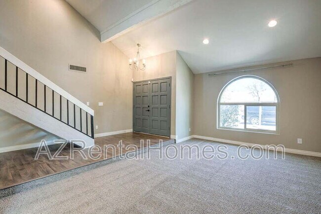 Building Photo - 1033 W Madero Ave