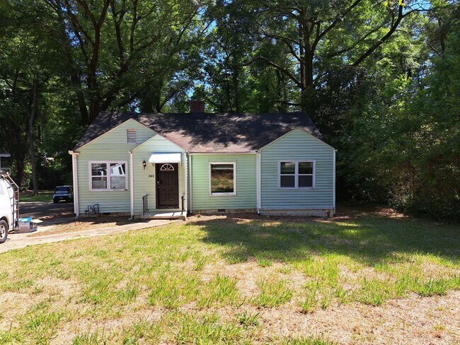 Building Photo - MOVE IN SPECIAL 1/2 OFF 1st full month if you move in by 7/1