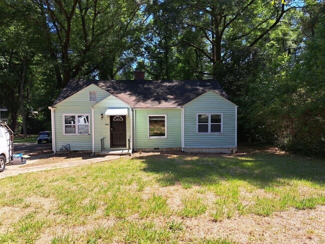 Building Photo - MOVE IN SPECIAL 1/2 OFF 1st MONTHS RENT