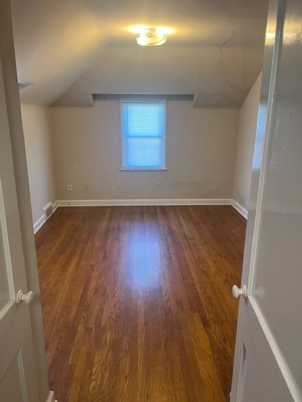 Second Bedroom - 1212 W Murdock St