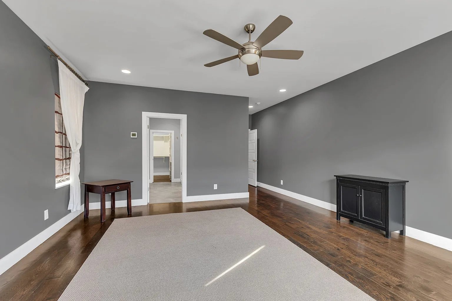 Building Photo - 606B Hume St