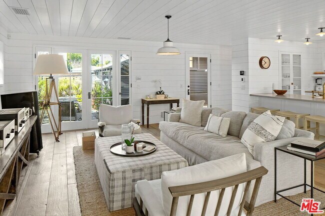 Building Photo - 821 Nowita Pl