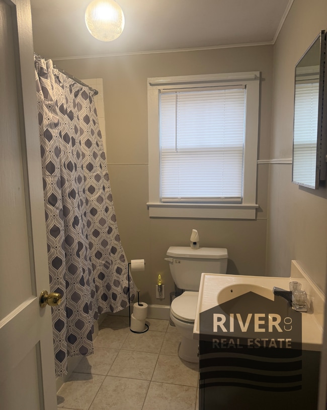 Building Photo - 112 Garfield Ave