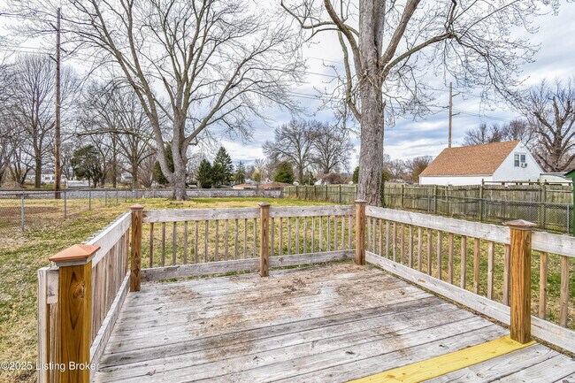 Building Photo - 110 Mills Dr