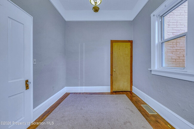 Building Photo - 714 Smith St