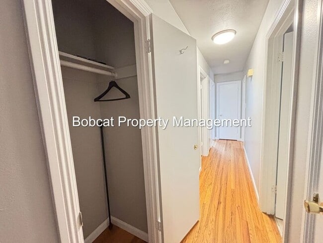 Building Photo - 708 Highland St