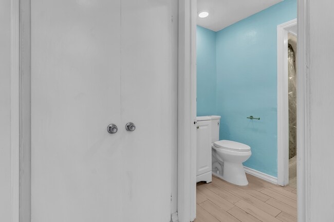 Building Photo - 16865 Bayview Dr