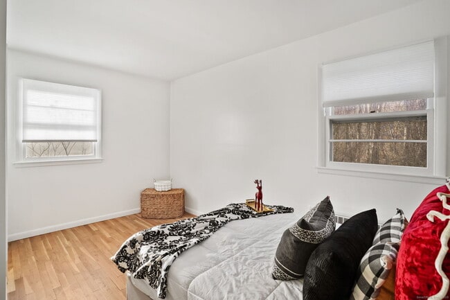 Building Photo - 132 Toll House Ln