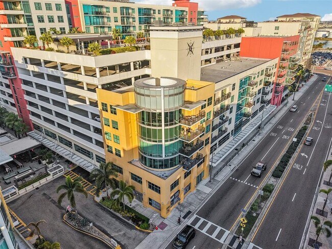 Building Photo - 1208 E Kennedy Blvd