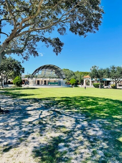 Building Photo - 7 Oak St