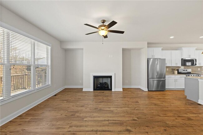 Building Photo - 1230 Ainsworth Alley