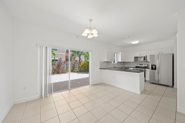 Building Photo - Cutler Bay Townhouse