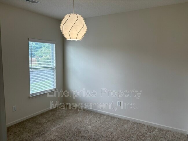 Building Photo - 30 Misty Birch Ln