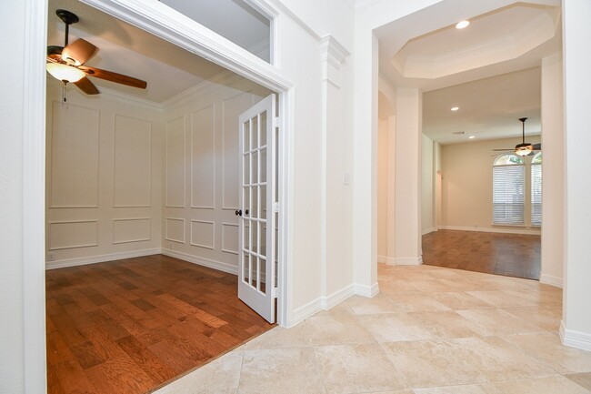 Building Photo - 2142 Morning Park Dr