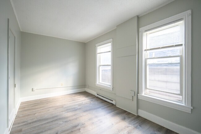 Building Photo - 500 2nd St