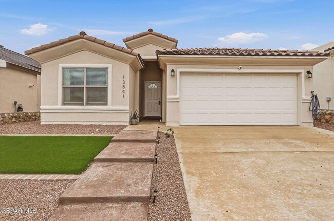 Building Photo - 13841 Paseo Central Ave
