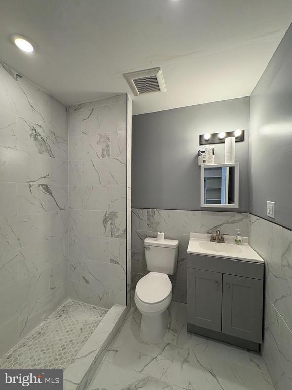 Building Photo - 3625 N 22nd St