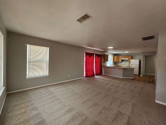 Building Photo - Great 3 Bed Ranch Style Home In Green Valley Ranch Neighborhood