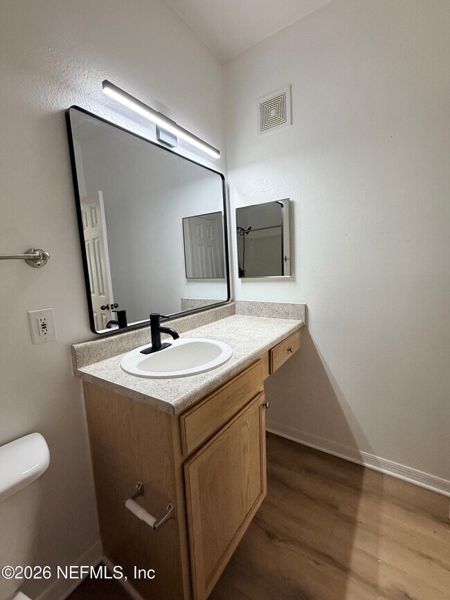 Building Photo - 7800 Point Meadows Dr