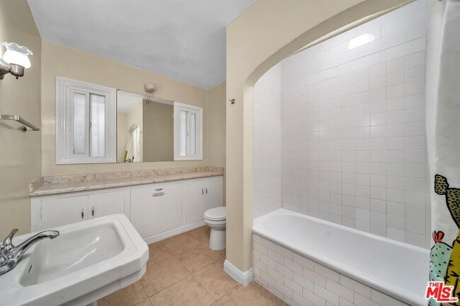 Building Photo - 359 S Highland Ave