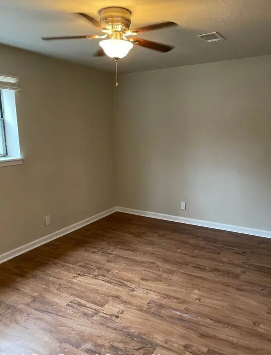 Building Photo - "Charming 3-Bedroom Retreat with Fireplace in Prime Jonesboro Location!"