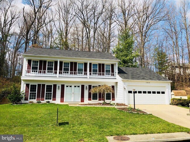 Building Photo - 15860 Montview Dr