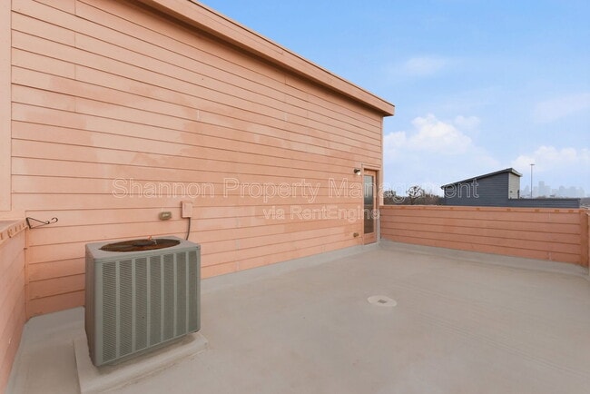 Building Photo - 408 Eichwurzel Ln