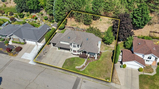 Building Photo - 10108 N Seminole Dr