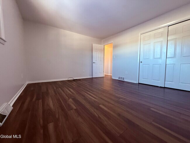 Building Photo - 292 Washington St