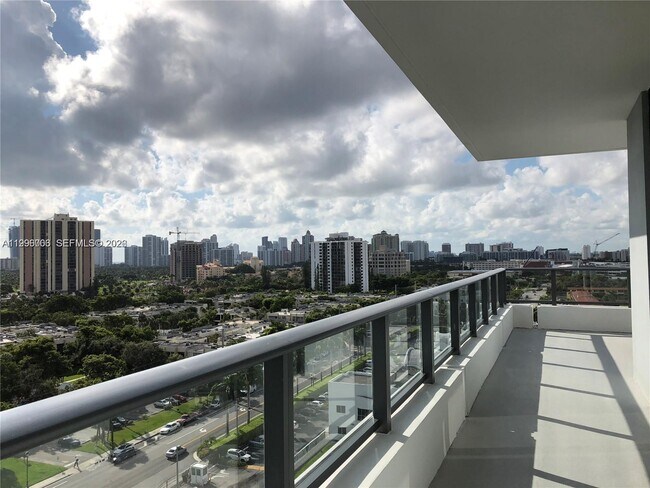 Building Photo - 2960 NE 207th St