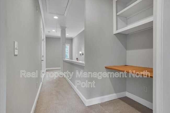 Building Photo - 3026 Eltham Pl