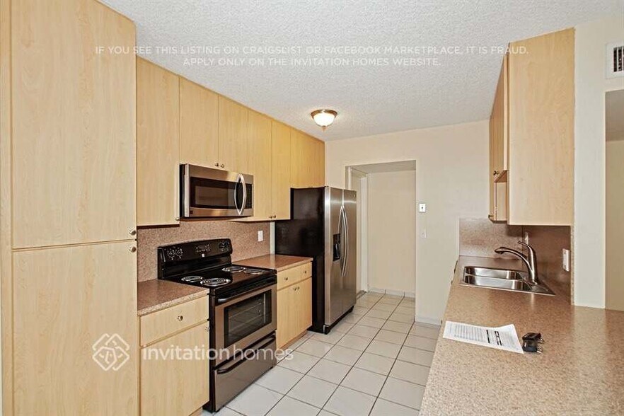 Building Photo - 15155 NW 88th Ct