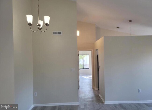 Building Photo - 9565 Battery Heights Blvd