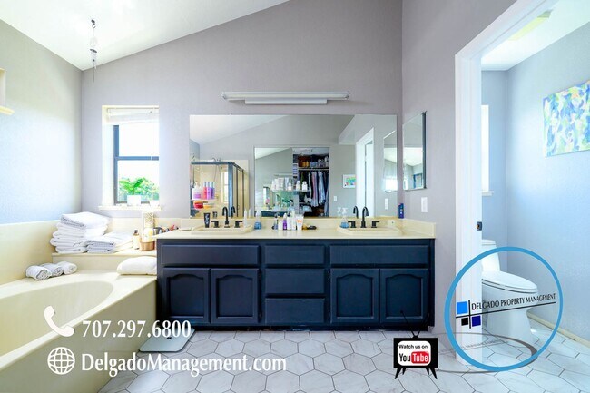 Building Photo - Gorgeous Glen Cove Property Available Soon!