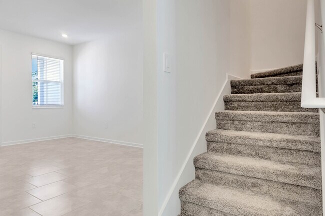 Building Photo - 7412 Stone Creek Trl