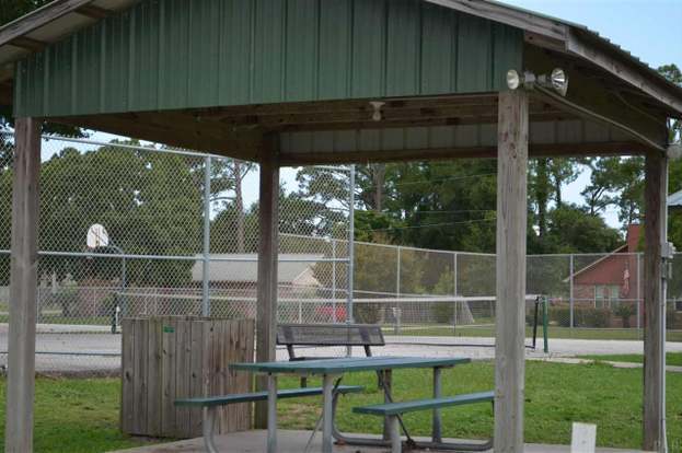 Building Photo - 1223 Redwood Ln