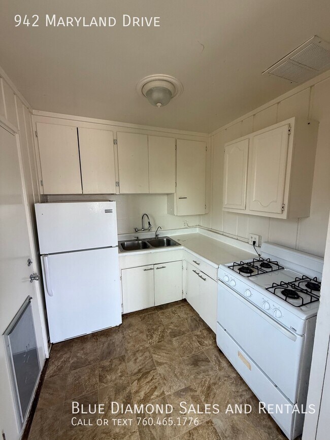 Building Photo - 942 Maryland Dr