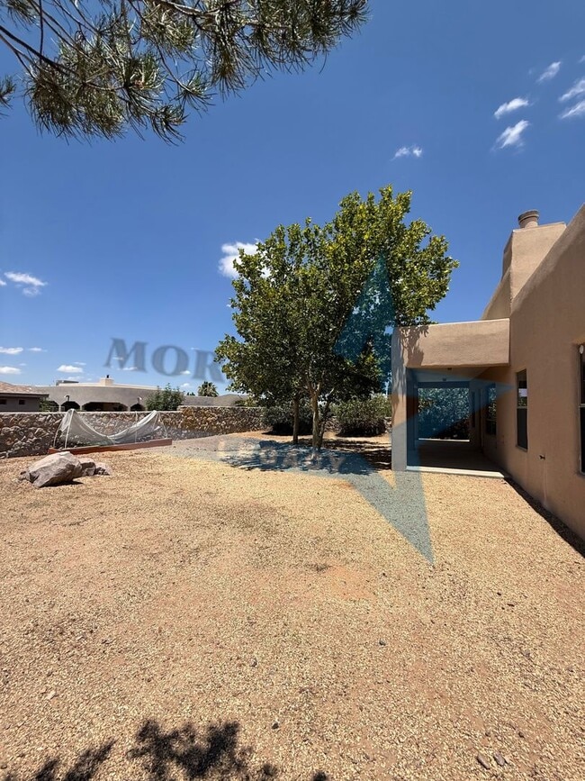 Building Photo - Beautiful 3-Bedroom Southwestern-Style Home!