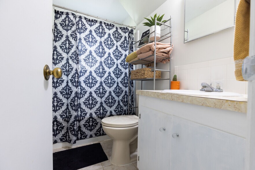 Building Photo - 204 Connecticut Ave