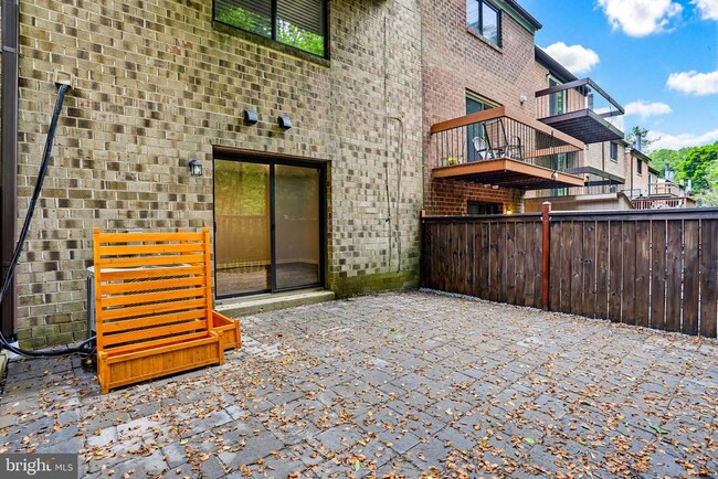 Building Photo - 8957 Skyrock Ct