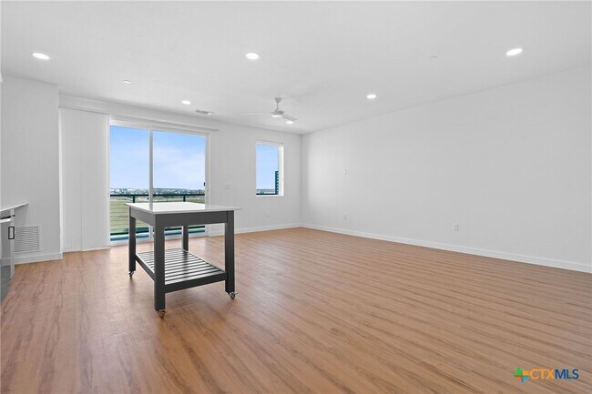 Building Photo - 2165 Gabriels Pl