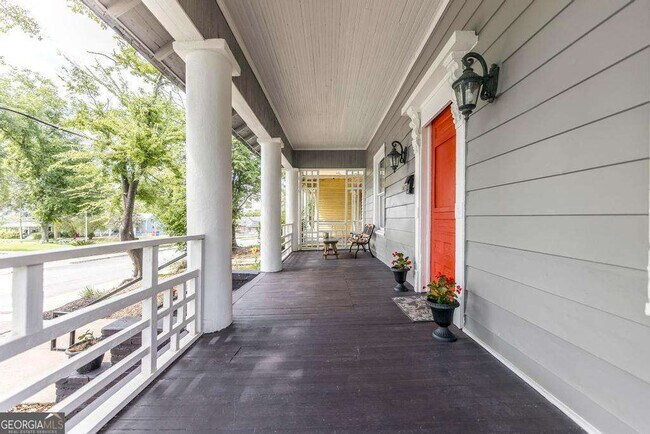 Building Photo - 1475 3rd St