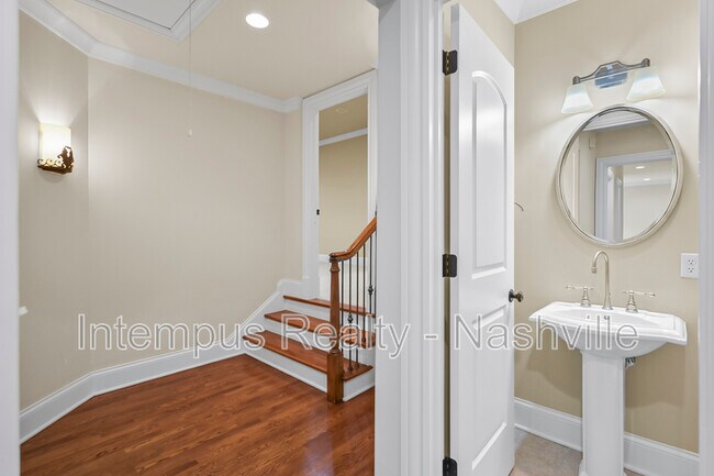 Building Photo - 7 Crooked Stick Ln