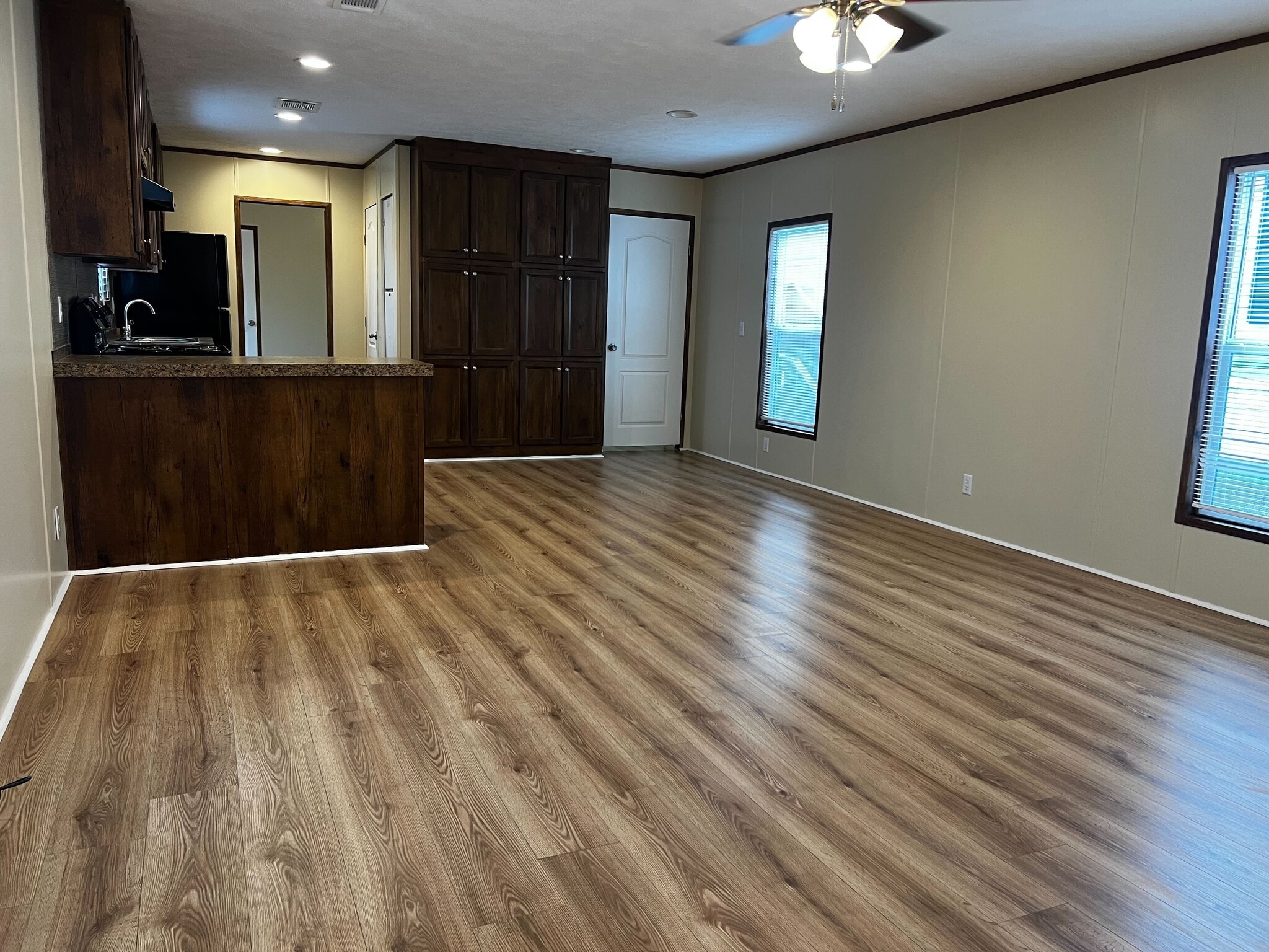 Building Photo - 709 N Collins Fwy