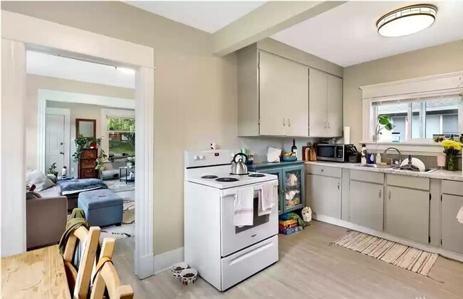 Building Photo - Charming 3 bed 1 bath Home in Bellingham!