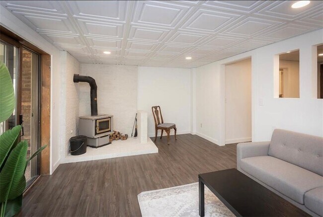 Building Photo - 6 Lambeth Cir