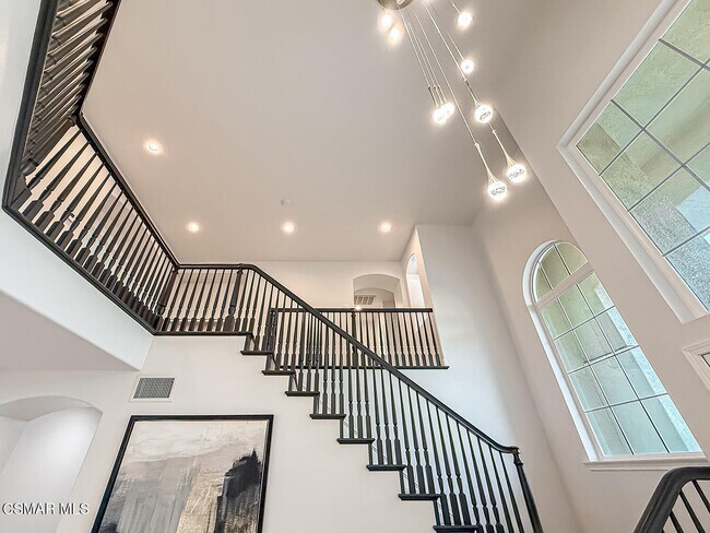 Building Photo - 5816 Painted Pony Cir