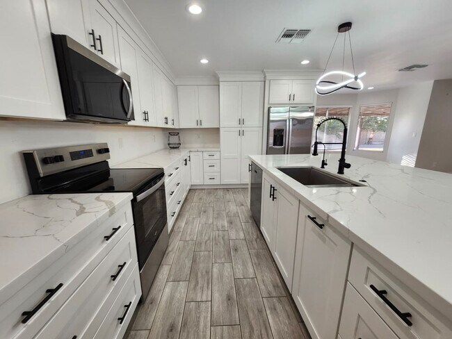 Building Photo - Charming Chandler Home in Quiet Cul-de-Sac — Huge Lot & 3 Bedrooms!