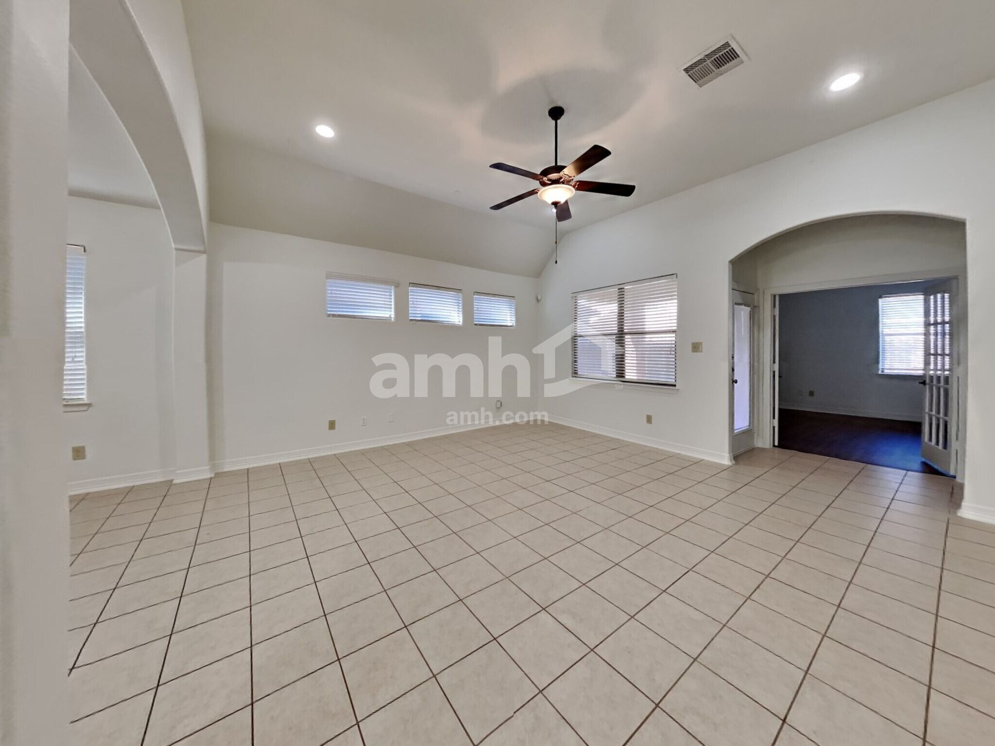 Building Photo - 10224 Forest Glade Ct