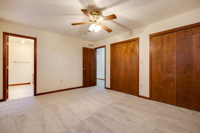 Building Photo - 4527 Williamsport Dr